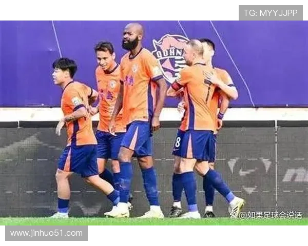 新赛季中超与欧洲联赛焦点对决球星表现引发球迷热议持续升温冠军走势